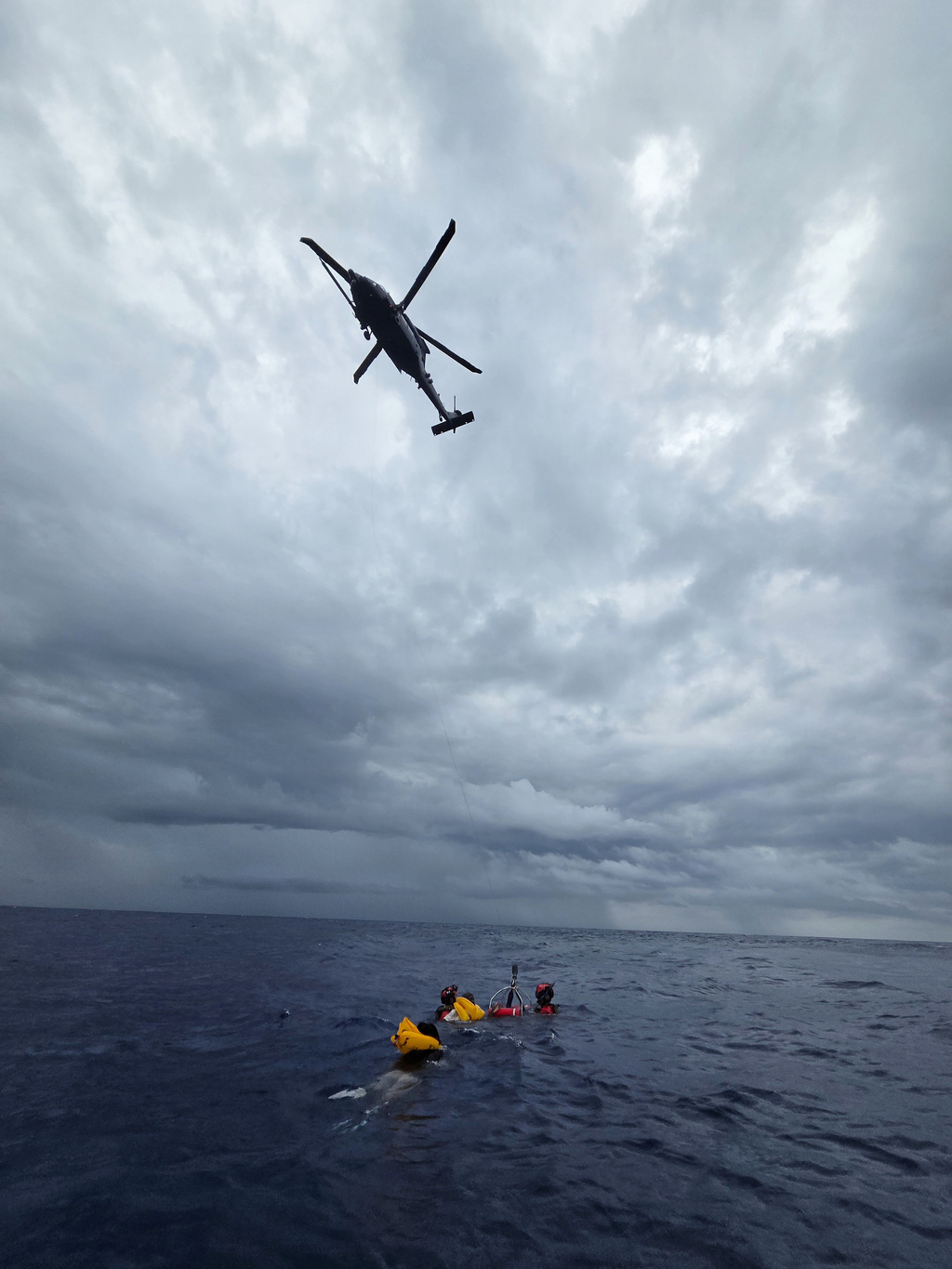 Survivors of plane crash off Florida were on a life raft for hours with no idea if help was coming