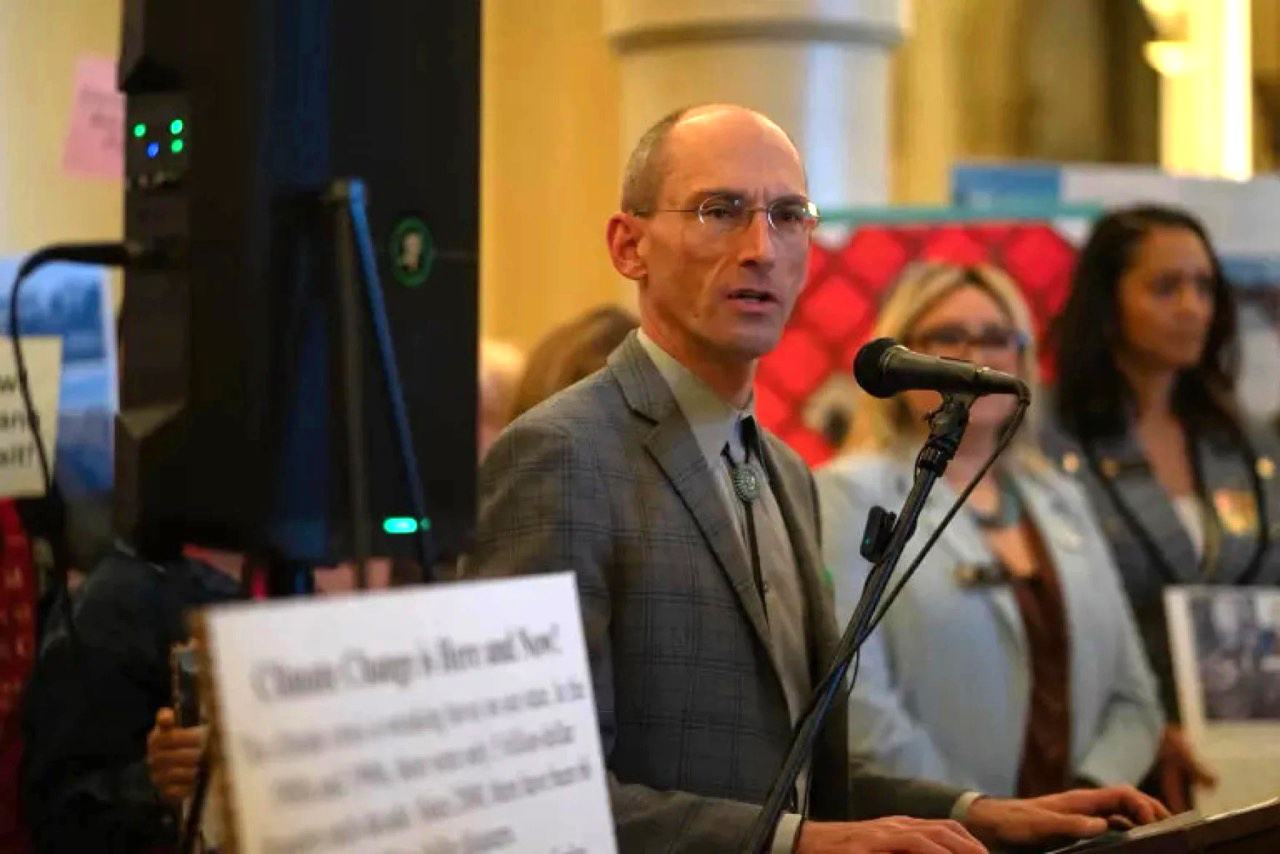 Legislature OKs two bills aimed at reducing state prison population, expenses