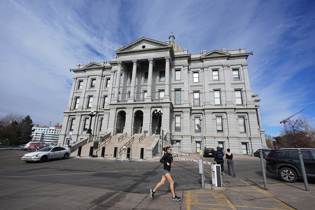 Legislature ends session while passing new laws on police cameras, abortion meds