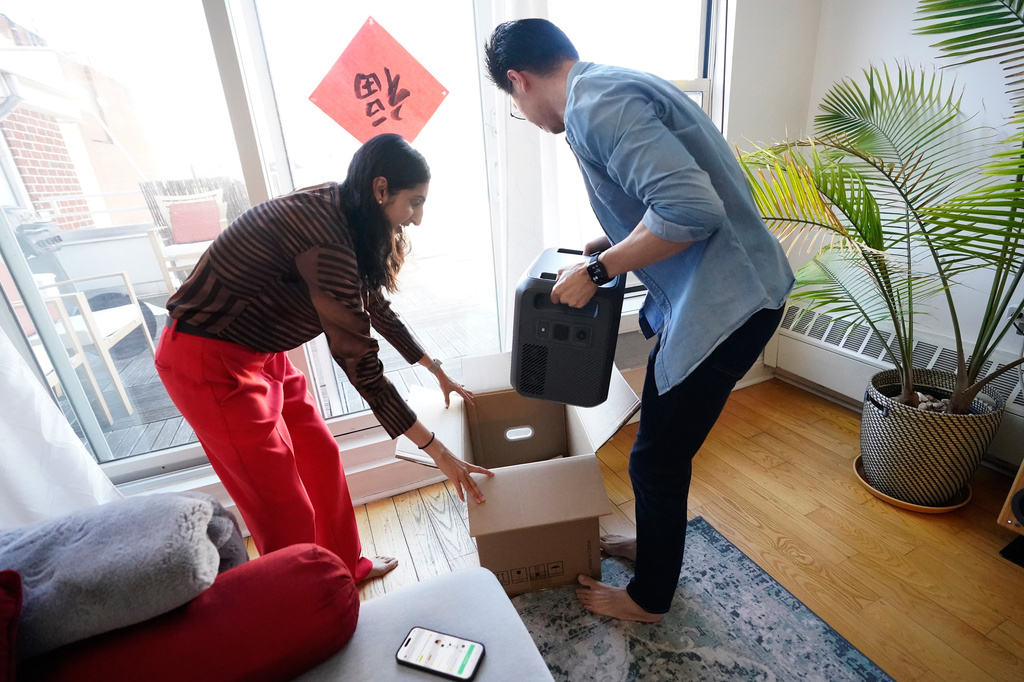 Air conditioning battery program for renters could help cities manage grid stress during heat waves