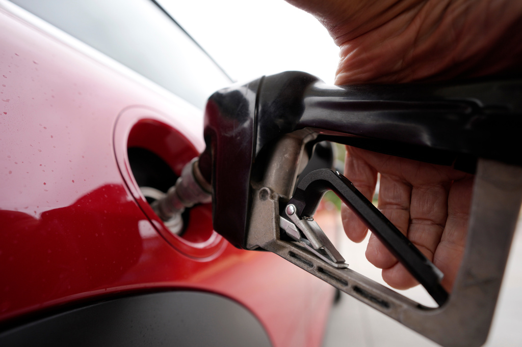 Key inflation gauge worsens as Americans’ income and spending power erodes