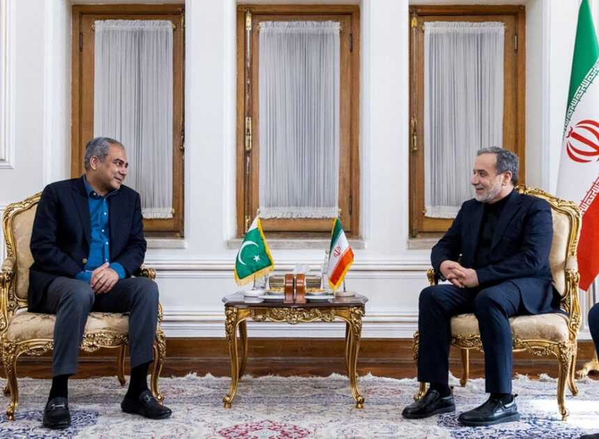 US and Iran to talk Sunday in Switzerland as Tehran says it closed Strait of Hormuz again