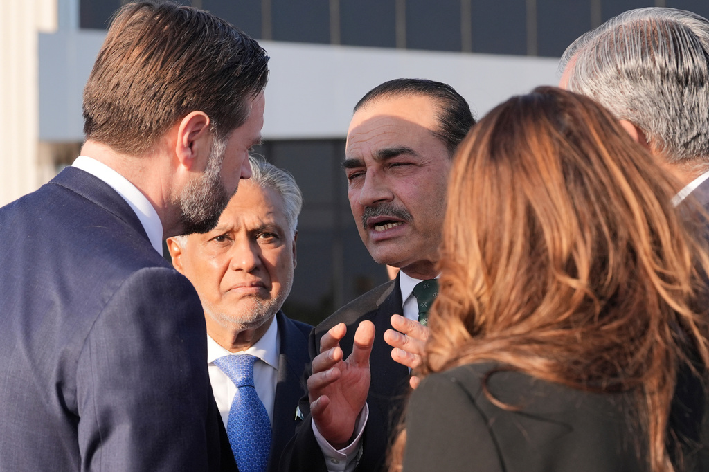 US and Iran have agreed to wording of a deal to end their war, Pakistan’s prime minister says