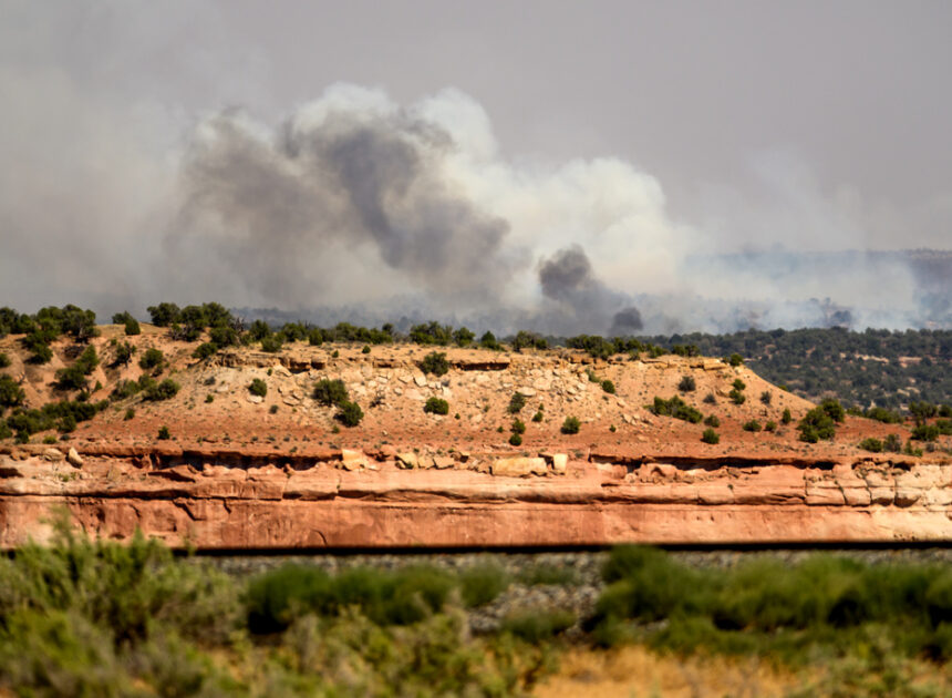 3 firefighters killed in Colorado as wildfires stoked by heat, wind rage — VIDEO