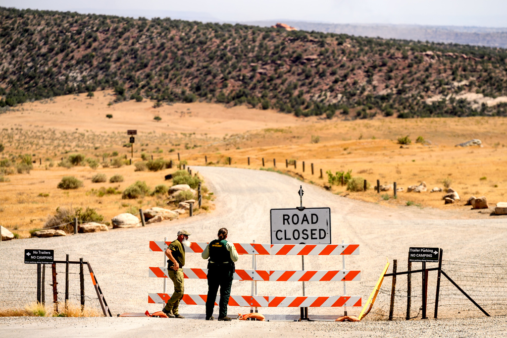 3 firefighters killed in Western wildfire were trying to shield themselves from flames