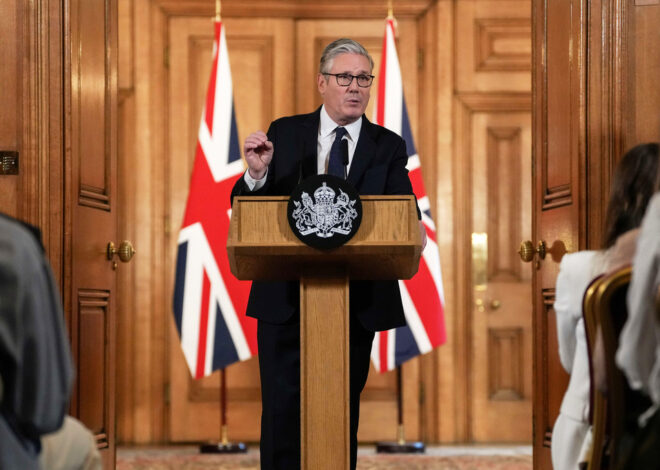 UK bans under-16s from using social media apps including TikTok and YouTube