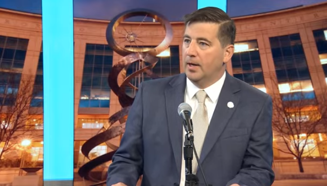 Aurora city manager’s residency questioned amid loophole concerns