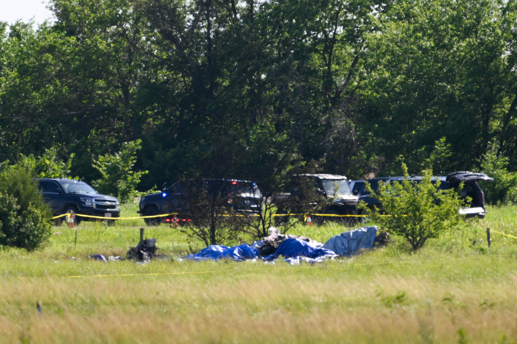 12 dead in crash of plane on skydiving outing in Missouri, authorities say