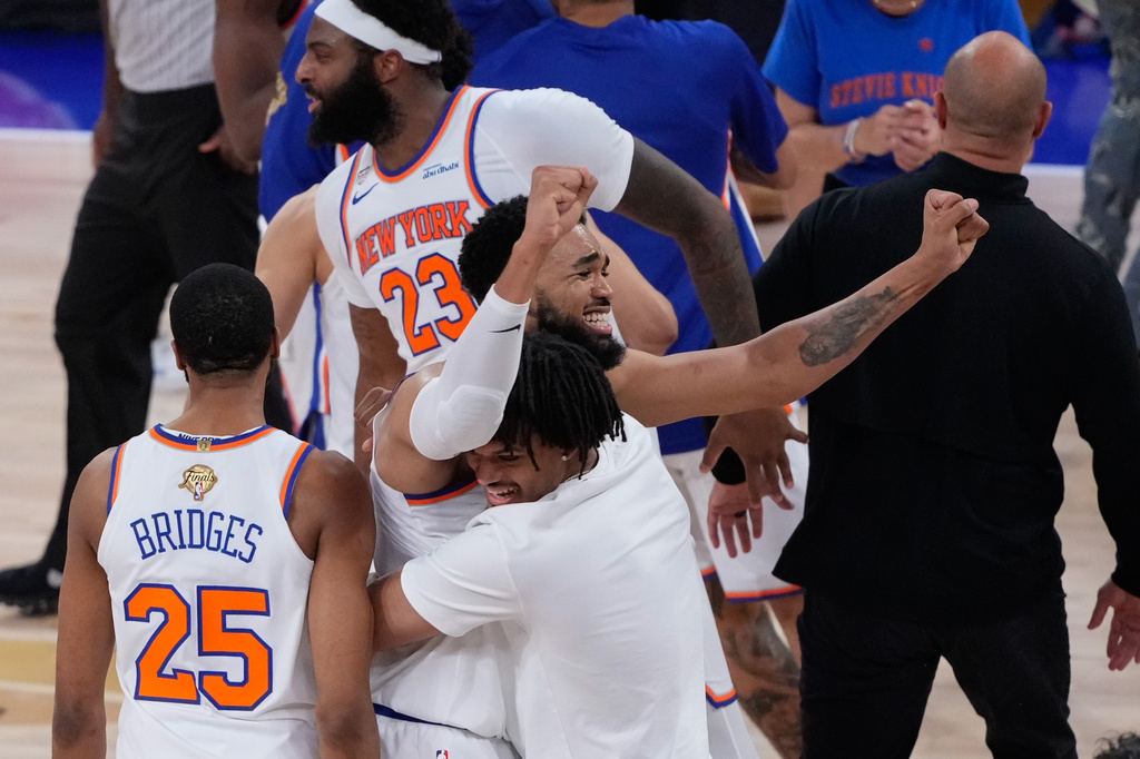 Knicks complete record rally from 29 points down and beat Spurs 107-106 for 3-1 NBA Finals lead