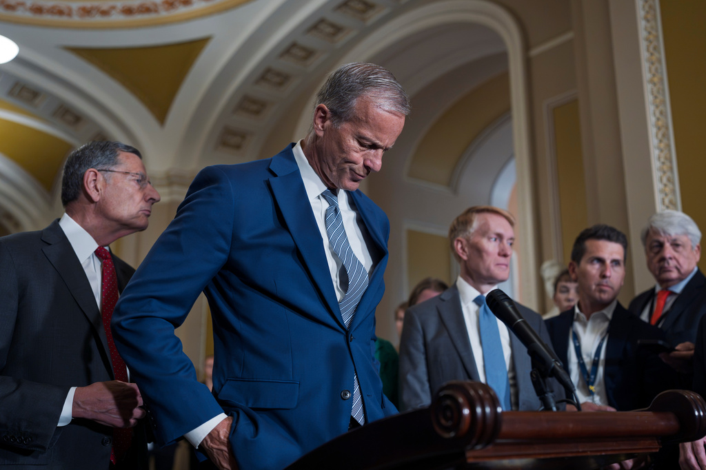Senate for first time approves a war powers resolution in a rebuke to Trump over Iran conflict