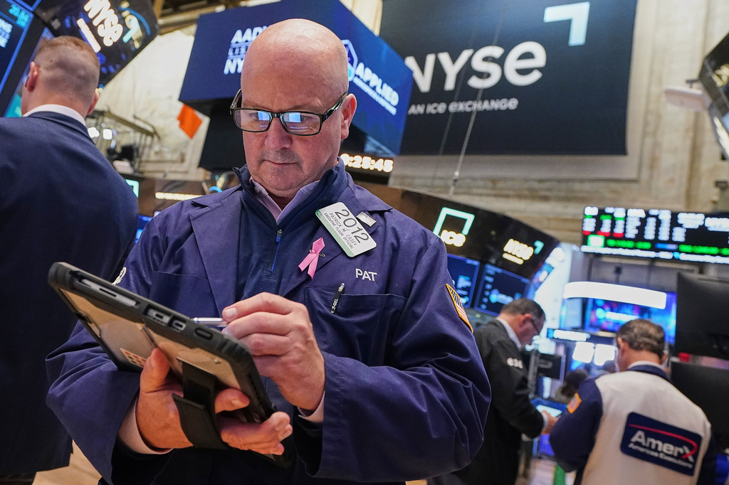 Stocks leap worldwide, and oil prices drop after the US and Iran reach a tentative deal on their war