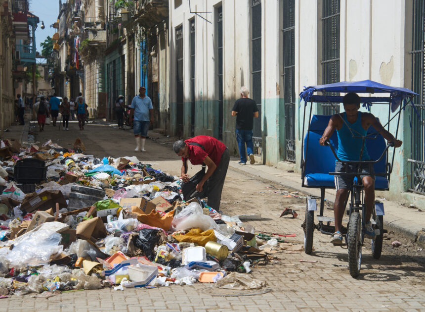 A garbage crisis engulfs Havana as fuel shortages stall trash pickup