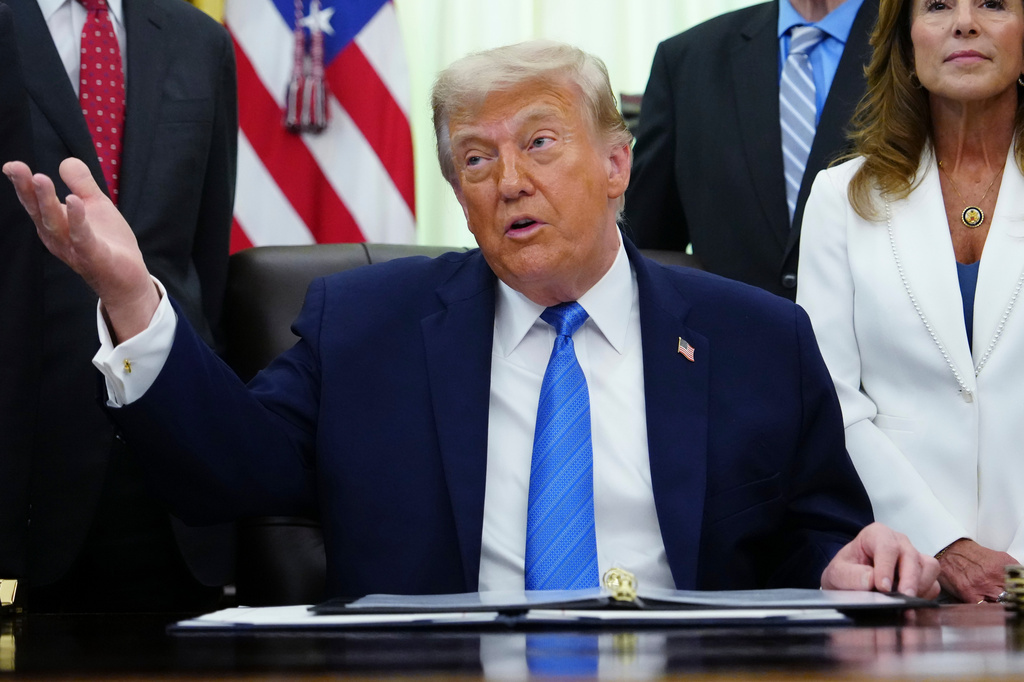 House vote to extend FISA spy tool fails and it could lapse as Friday deadline looms
