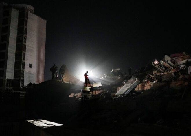 Desperation mounts in Venezuela as the earthquake death toll rises to 1,430