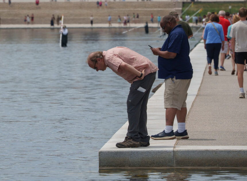 Patrols and nanobubbles on display at the Reflecting Pool as Trump looks for a renovation do-over