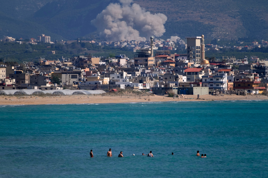 Iran and the US trade strikes in the Persian Gulf, further testing ceasefire