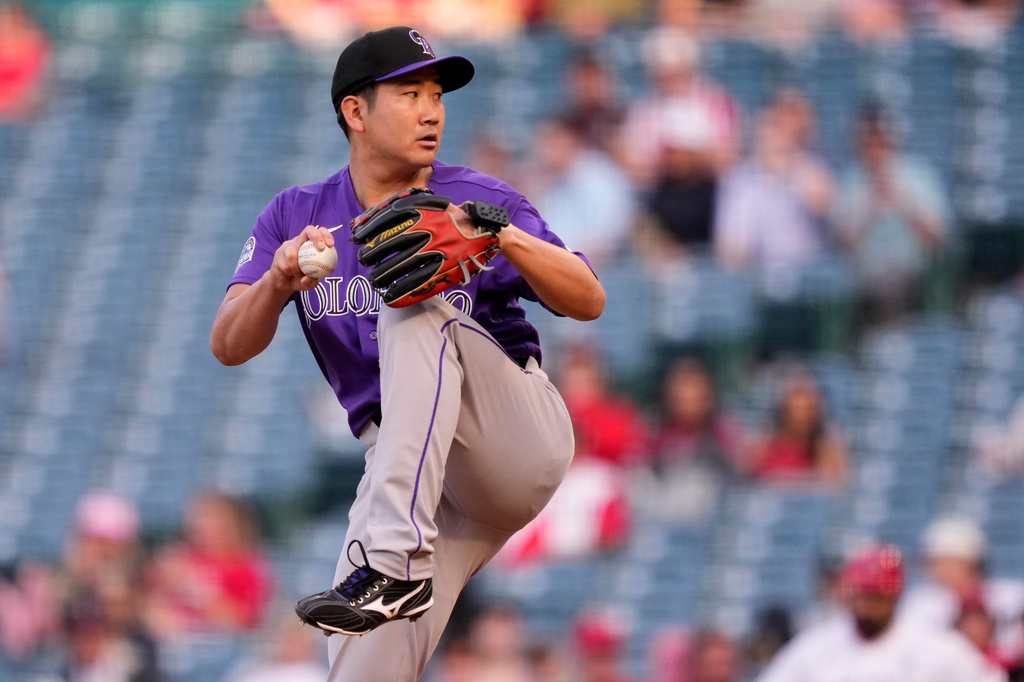 Rumfield gets gift homer when flyball bounces off Adell’s head as Rockies top Angels 8-2