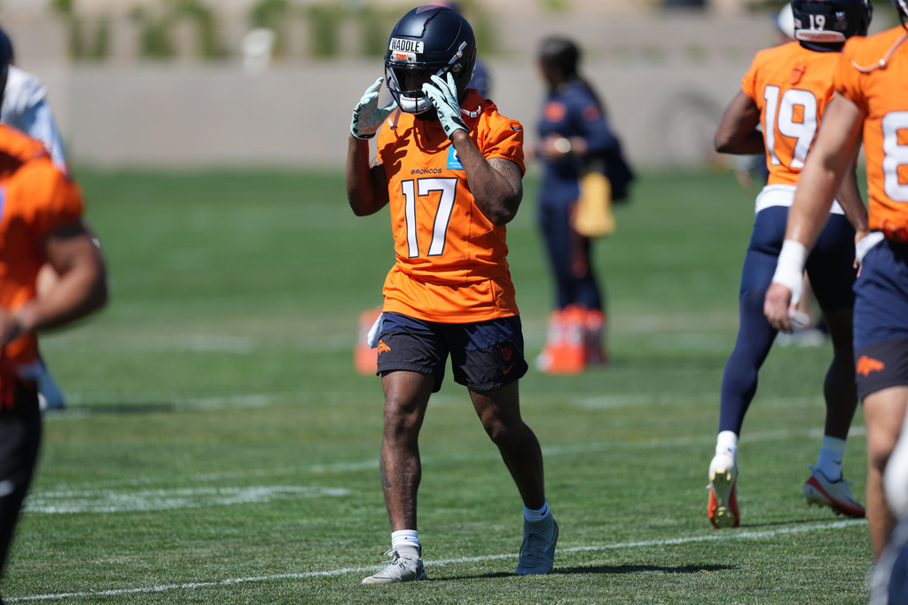 A new playmaker in Denver, but no Bo Nix yet as Jaylen Waddle settles into the Broncos offense