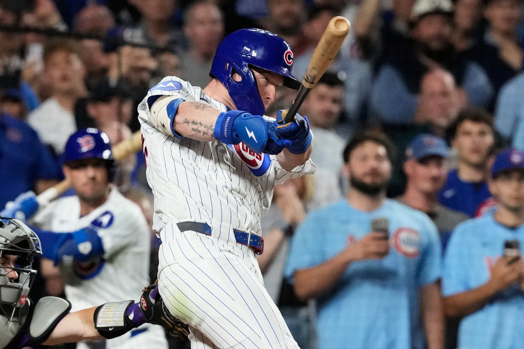 Pete Crow-Armstrong hits for the cycle as the Cubs walk off the Rockies, 5-4
