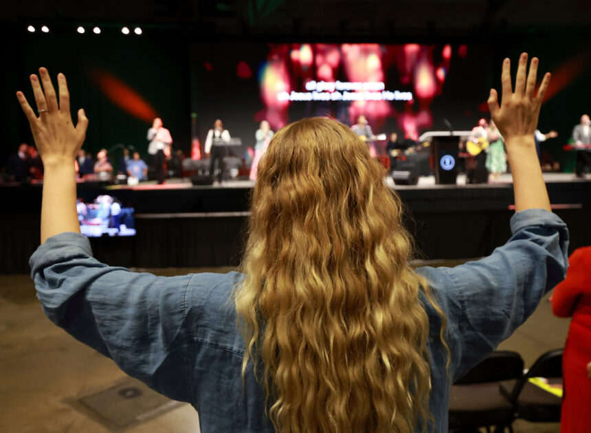 4 years running, Southern Baptists weigh tightening ban on churches with women pastors