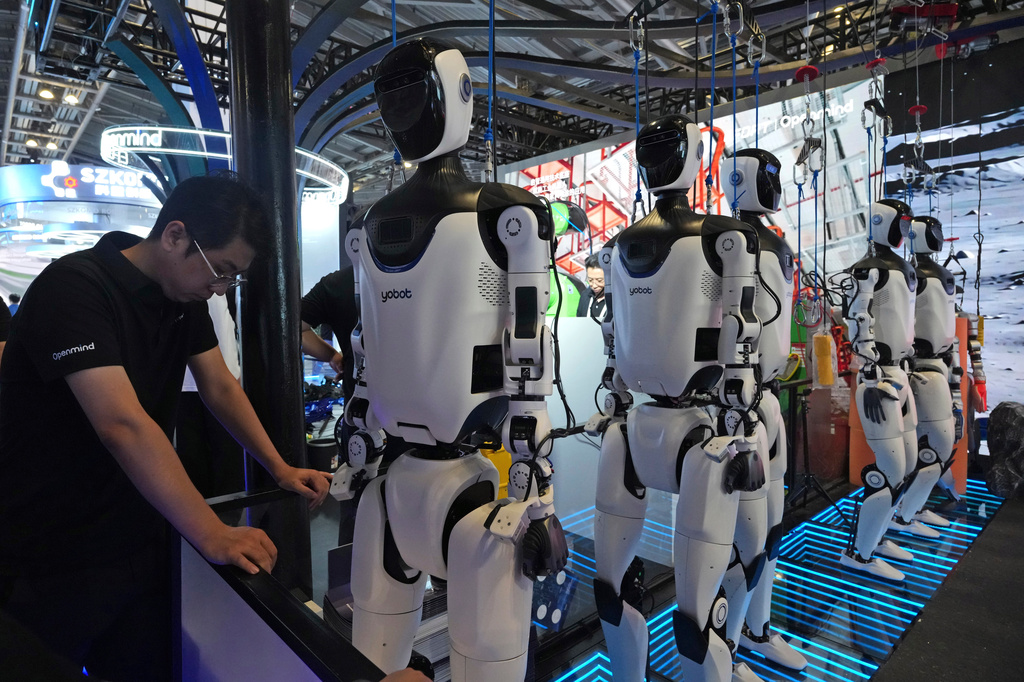 NIGH ROBOT: US bans foreign humanoids, targeting China over national security