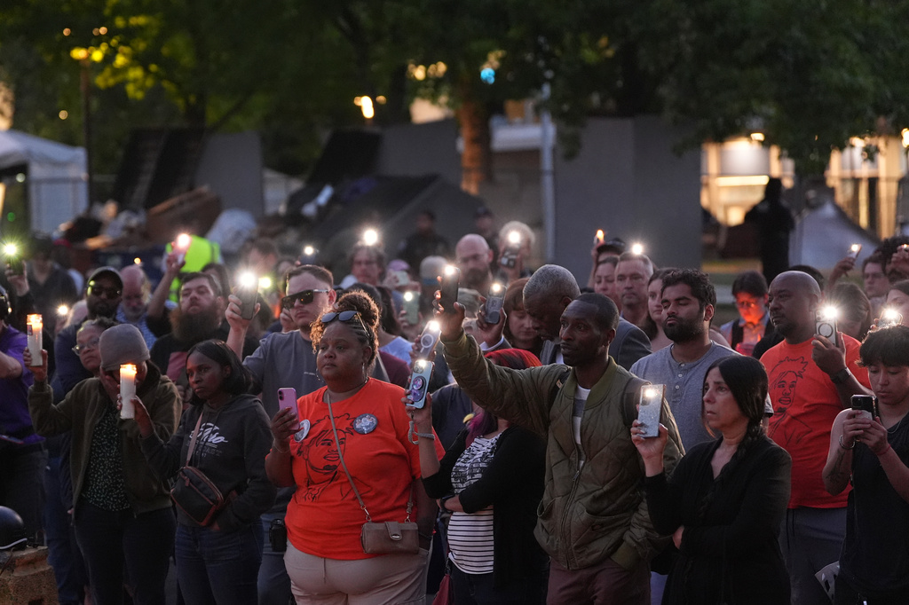 A shootout that killed 3 at a food festival near Seattle’s Space Needle may have been gang-related