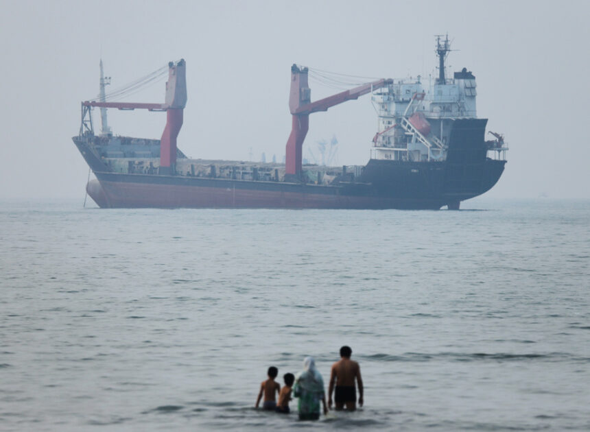 US and Iran vie for Strait of Hormuz, waterway key to global energy supplies, in latest attacks