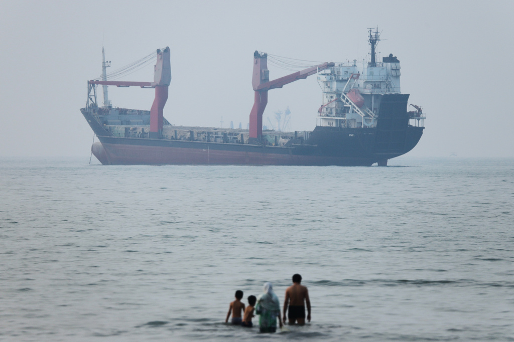 US and Iran vie for Strait of Hormuz, waterway key to global energy supplies, in latest attacks