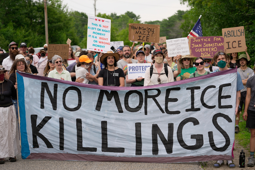 Trump administration orders ICE to suspend most vehicle stops after two deadly shootings