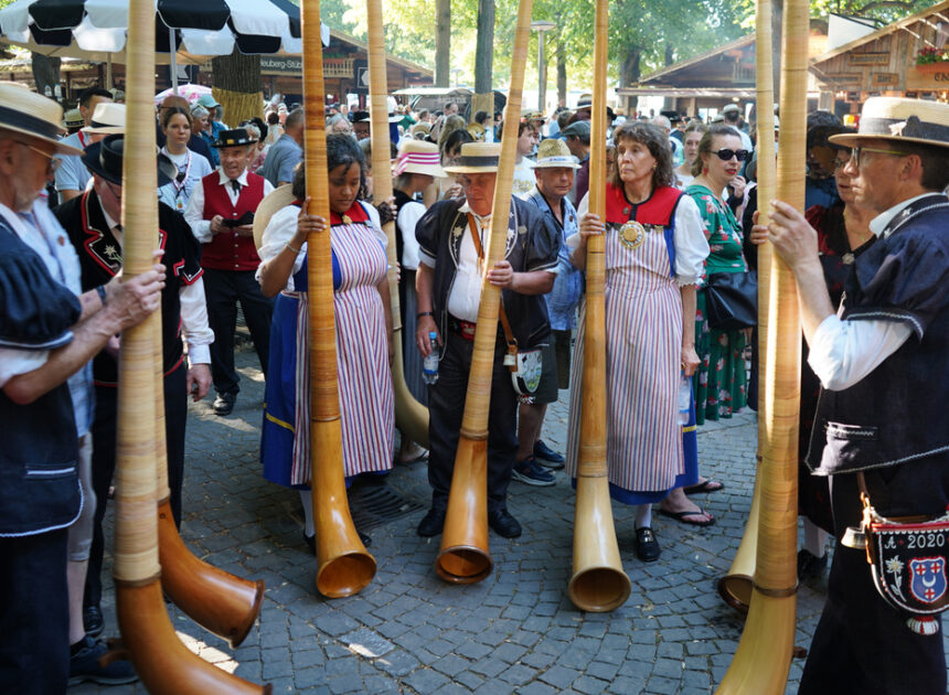 Heat forces yodelers at annual Swiss festival to sing in fountains