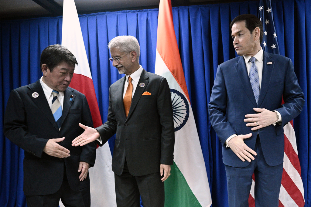 Iran’s demands over the Strait of Hormuz would set a dangerous precedent, Rubio warns Asian leaders