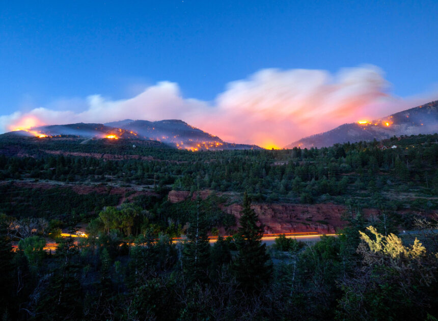 Crash of an aircraft helping to fight a Colorado wildfire leaves the pilot dead