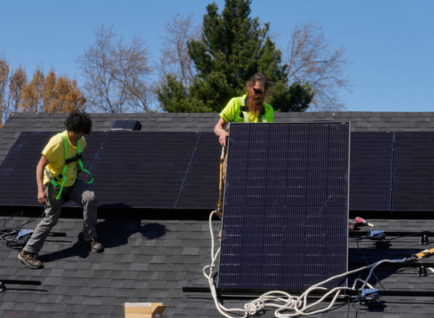 Battery bank or generator? How to choose the best backup power for your home during an outage