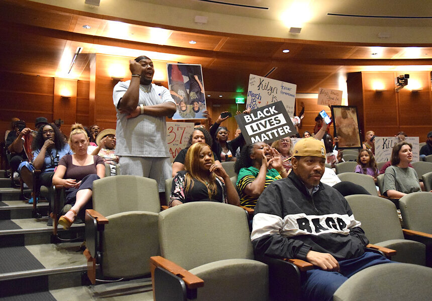 Aurora City Council proposes more decorum changes to deal with fractious meetings