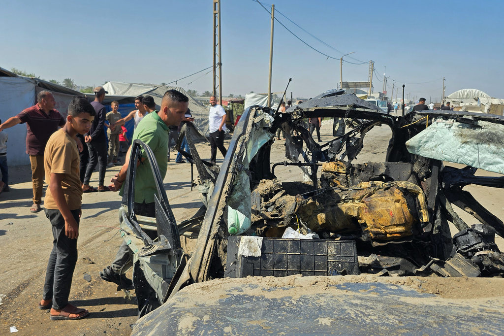 Hamas dissolves its government in Gaza to transfer power to a UN-backed committee