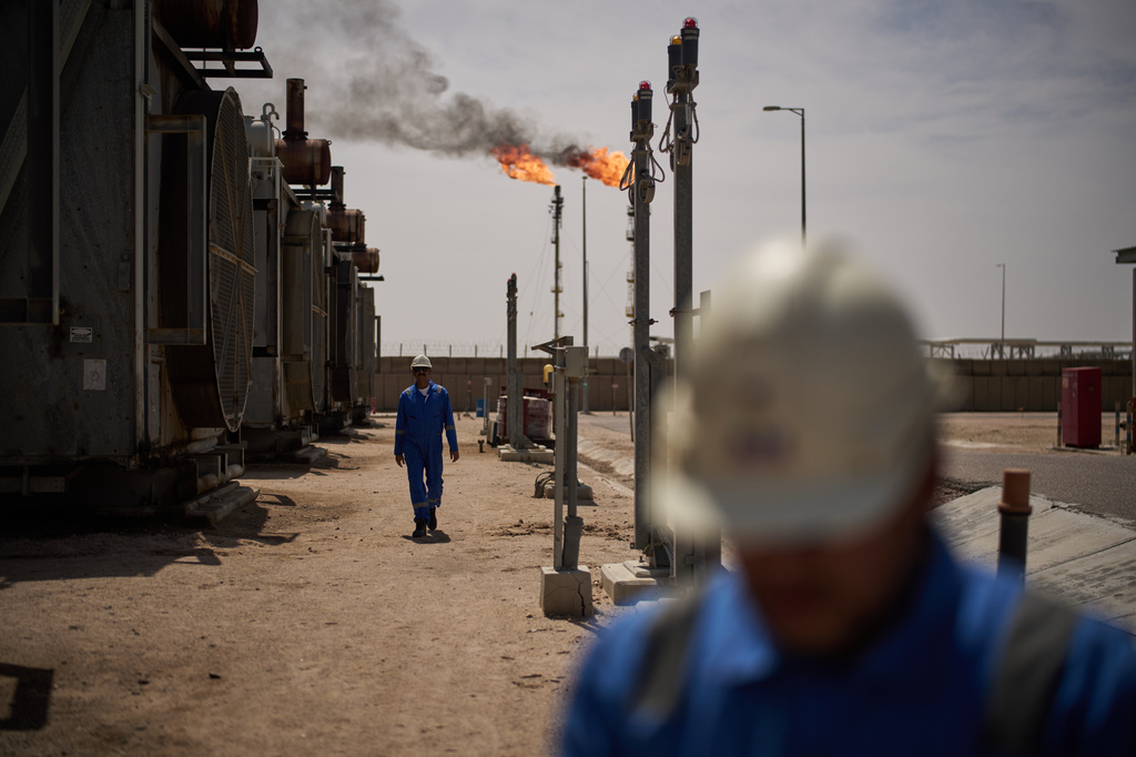 Mideast oil producers step up plans to bypass the Strait of Hormuz