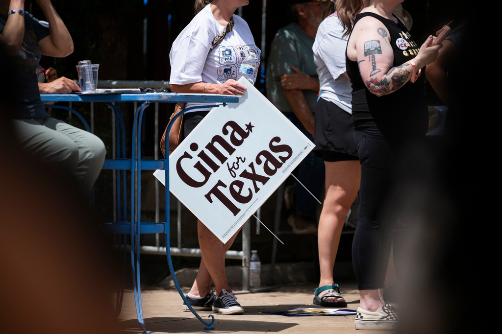 Democrats seize on AI data center backlash that’s dividing rural Republicans in places like Texas