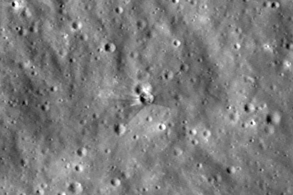 Before-and-after NASA images show crater carved by a SpaceX rocket that slammed into the moon
