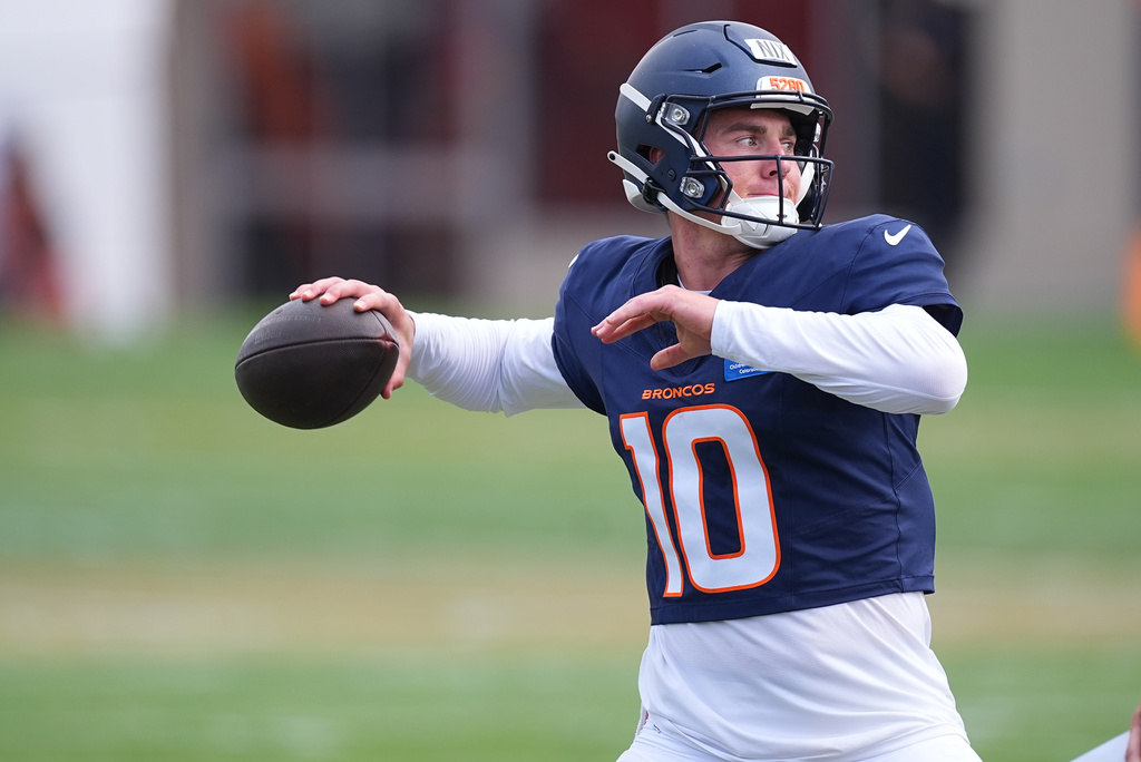 Bo Nix takes hits in a fiery Broncos practice as he nears return to game action