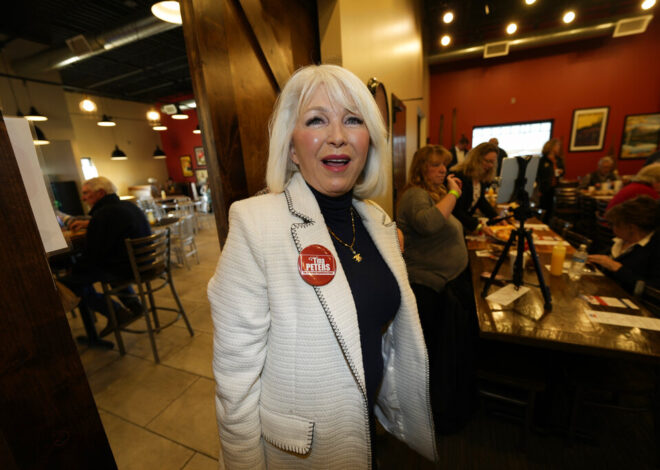 Parole terms don’t prevent convicted felon Tina Peters from returning to election work